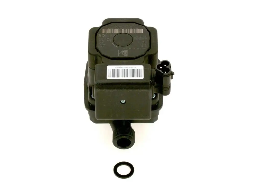 Bosch Pumpe mit schwarzem Gehäuse, Einlassanschluss und elektrisch betriebener Steuerung. Ein O-Ring liegt neben dem Gerät.